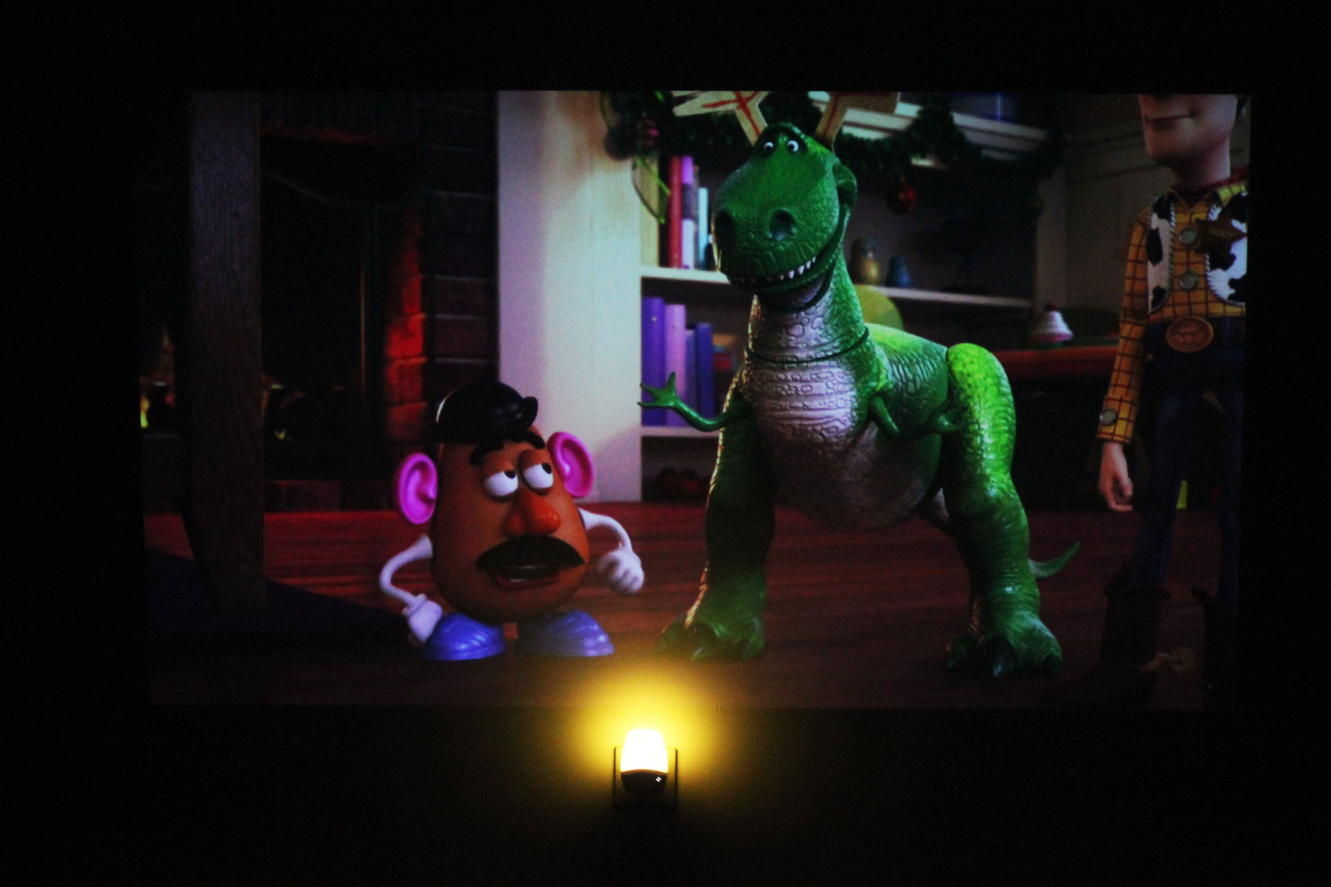 掌握寸光影-PaPa口袋影院体验