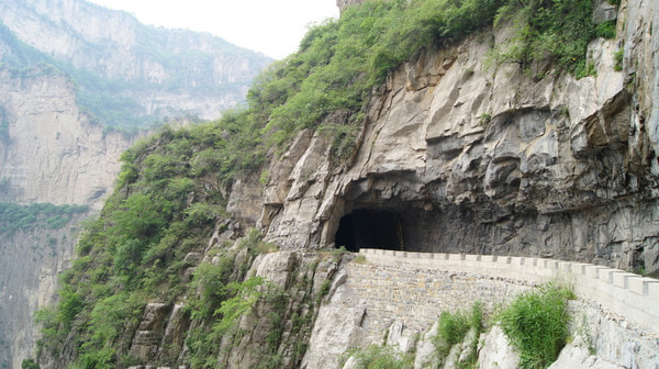 游玩河北邯郸东太行挂壁栈道,西安出发自驾太行挂壁免费公路