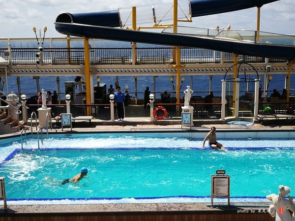 珊瑚海日本,陪你去看海底世界