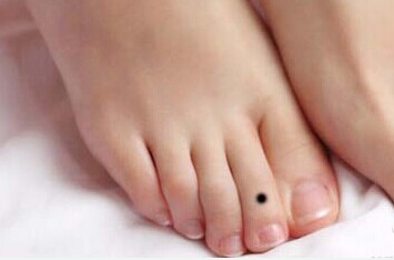 一脚定天下代表什么生肖,一脚定乾坤是什么