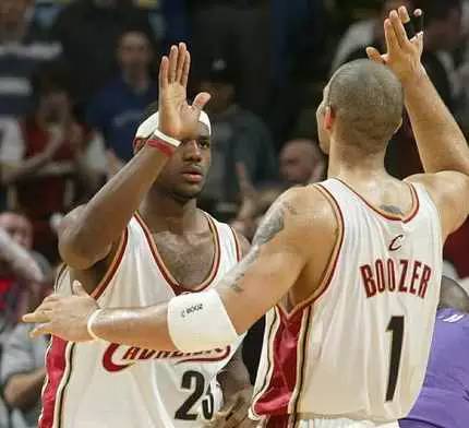 勒布朗詹姆斯成名前的故事 (勒布朗詹姆斯感人故事)