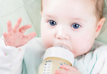 宝宝一个月喝几罐奶粉,喝奶粉的宝宝要喝水吗