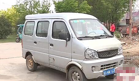 石家庄一辆白色面包车很可疑民警拦停后却发现事情没那么简单！