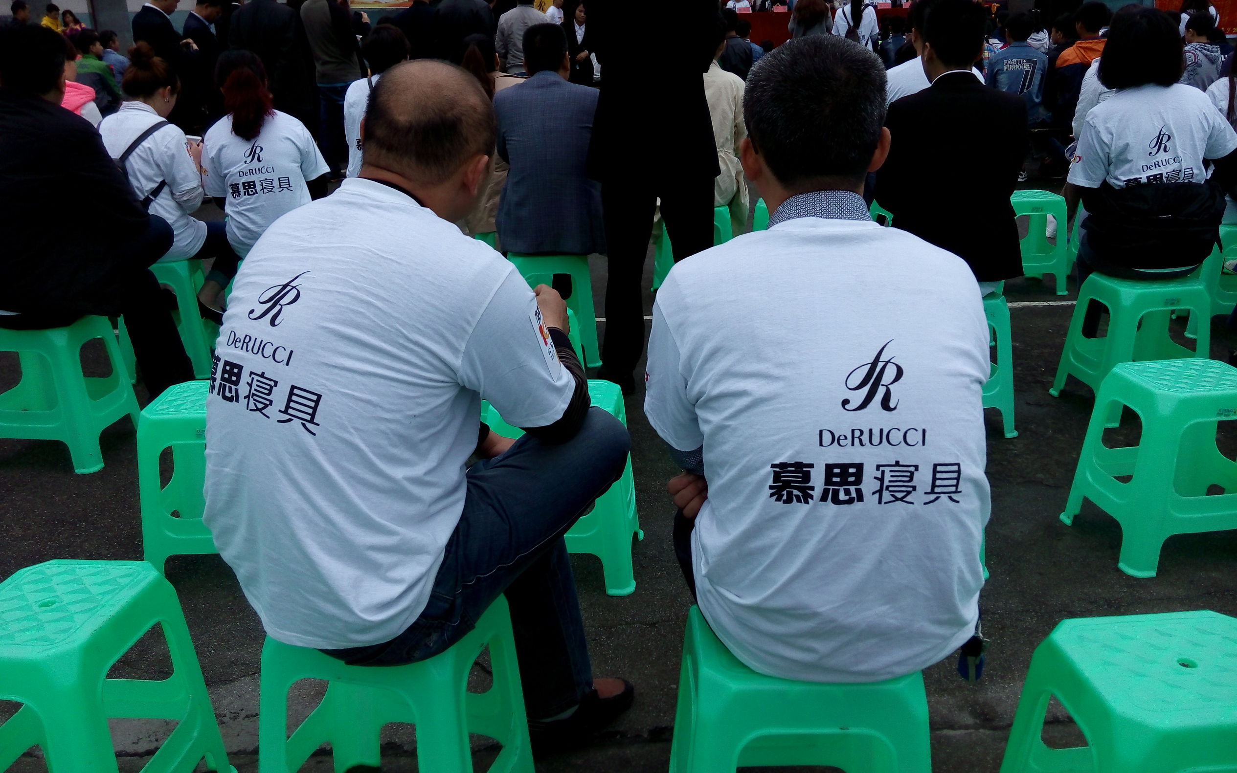 梦想100分公益计划走进遵义亚洲足球先生郑智为孩子加油鼓劲