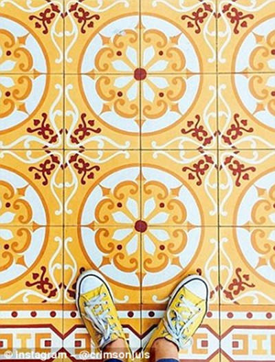 ins兴起晒“名媛脚”，名牌鞋配上好看的地板！屌丝就别来了