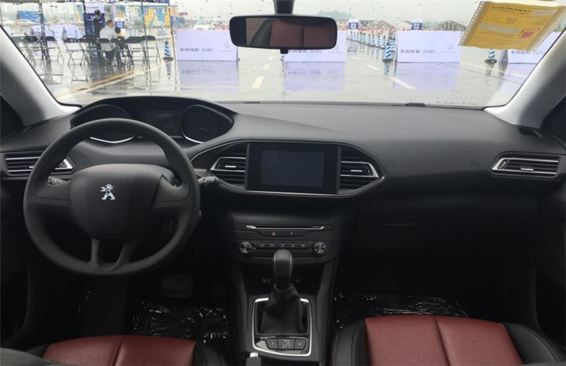 标致308s详细介绍,标致308s1.2t与1.6t哪个好