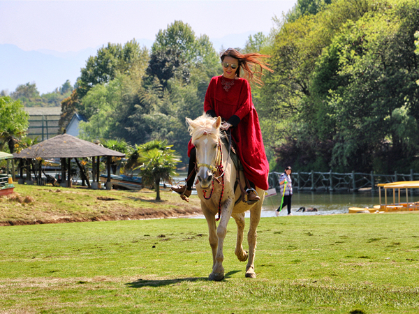 中南百草动物园,中南百草园萌宠乐园