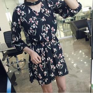 五一帮你搭：吊带裙PK碎花裙，去海边你更爱哪个？