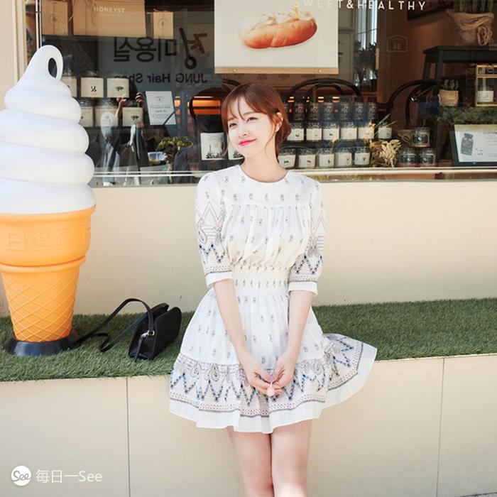 五一帮你搭：吊带裙PK碎花裙，去海边你更爱哪个？