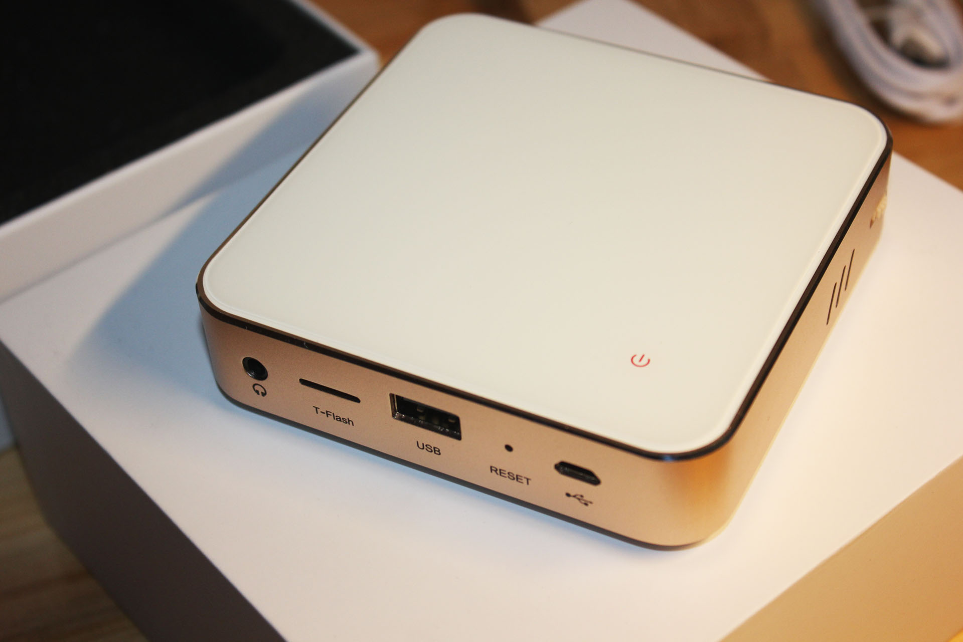 掌握寸光影-PaPa口袋影院体验