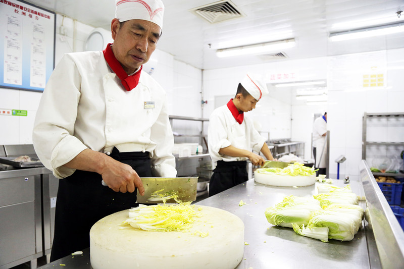 306医院节假日上班时间,医院劳动节坚守