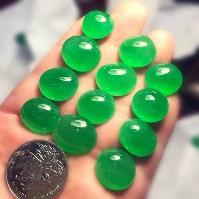 90后富豪：英国皇家珠宝鉴定师，大学半年赚30万