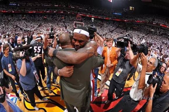 勒布朗詹姆斯成名前的故事 (勒布朗詹姆斯感人故事)