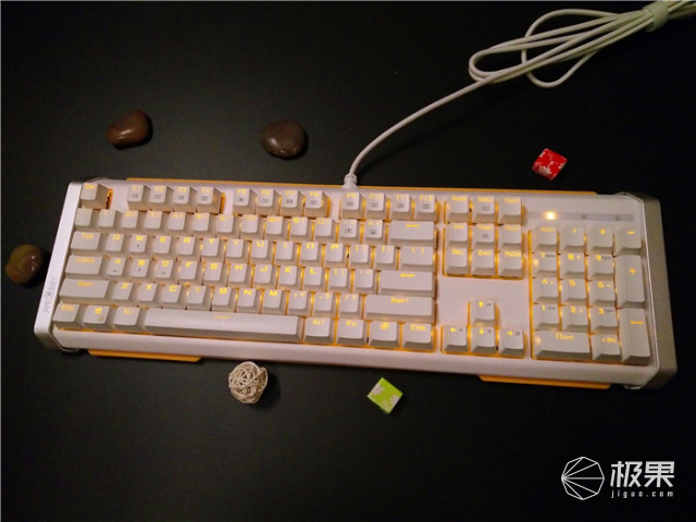 我生活工作中的白马王子,612机械键盘体验