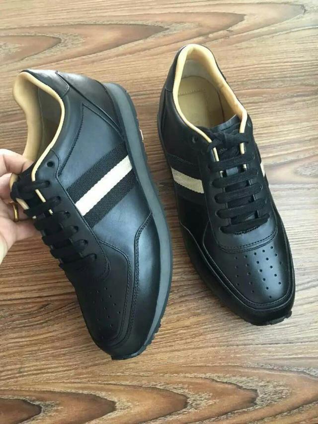 普拉达和迪奥谁好,普拉达与普瑞达一样吗