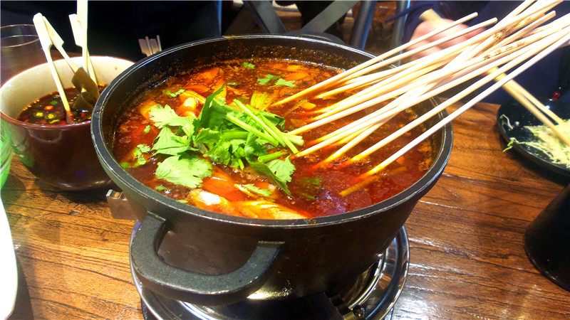 大口喝酒大口吃肉——冰城串吧