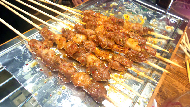 大口喝酒大口吃肉——冰城串吧