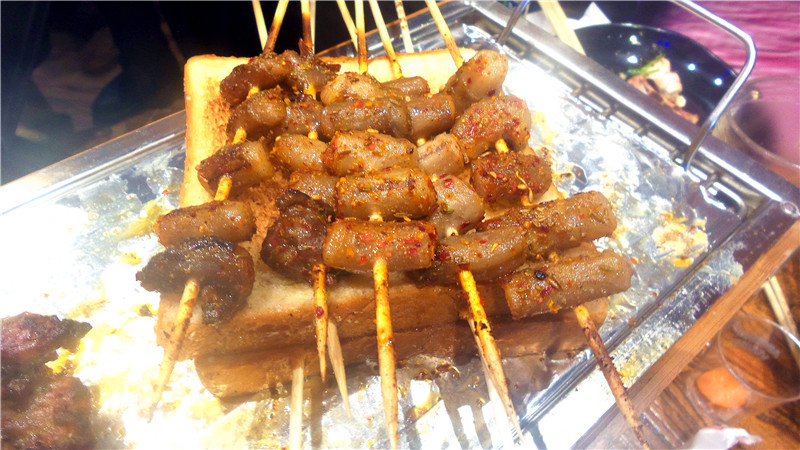 大口喝酒大口吃肉——冰城串吧