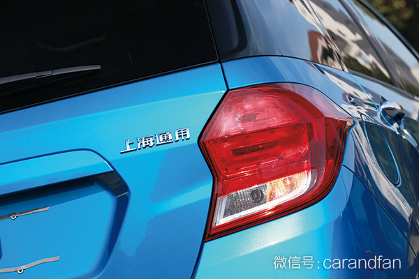 雪佛兰乐风rv自动挡操作说明视频,雪佛兰乐风rv升级高级中央扶手箱