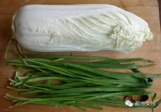 她把洋葱塞进*袜丝**里，竟有意外的惊喜！老公佩服得五体投地！