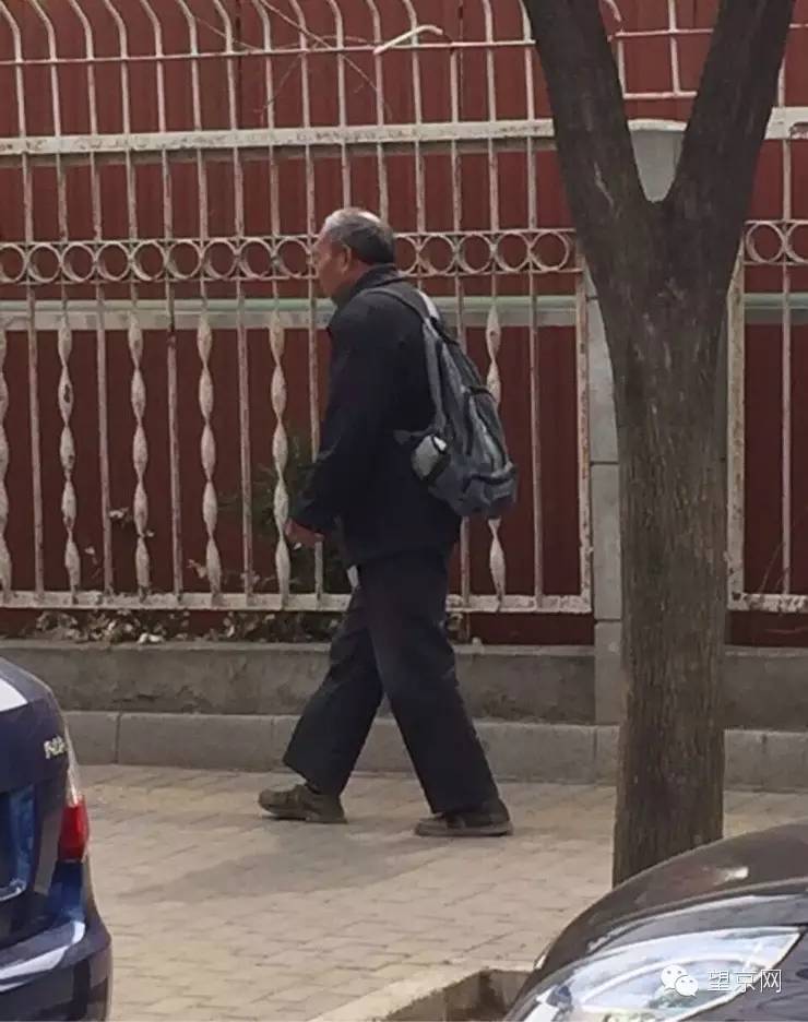 乞讨还是行骗?在望京遇到这俩人,别轻易掏钱