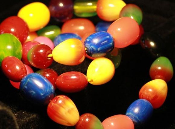 蜜蜡中白蜜蜡好还是白花蜜蜡好,树脂蜜蜡是真蜜蜡还是假蜜蜡