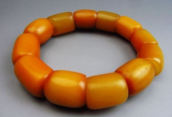 蜜蜡中白蜜蜡好还是白花蜜蜡好,树脂蜜蜡是真蜜蜡还是假蜜蜡