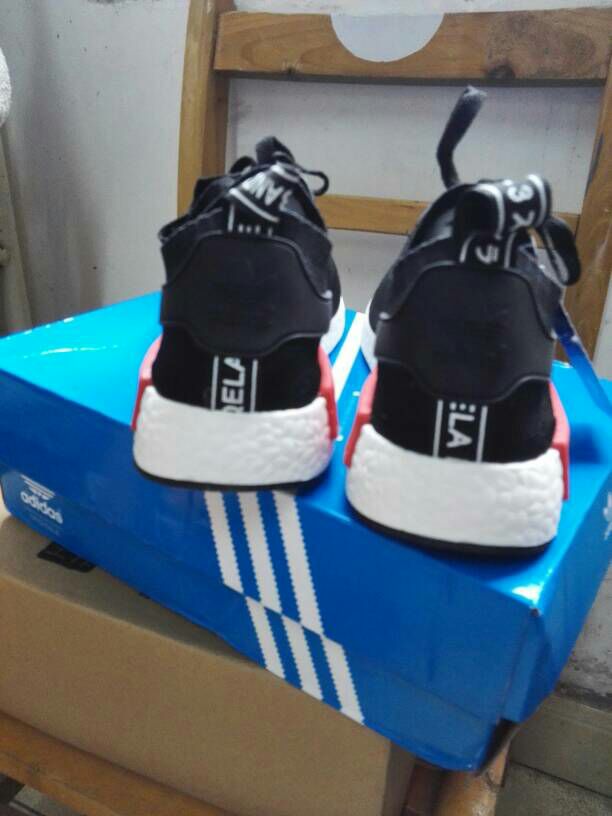 这双鞋有一个奇葩的名字，想必你们都知道了，叫TMD！