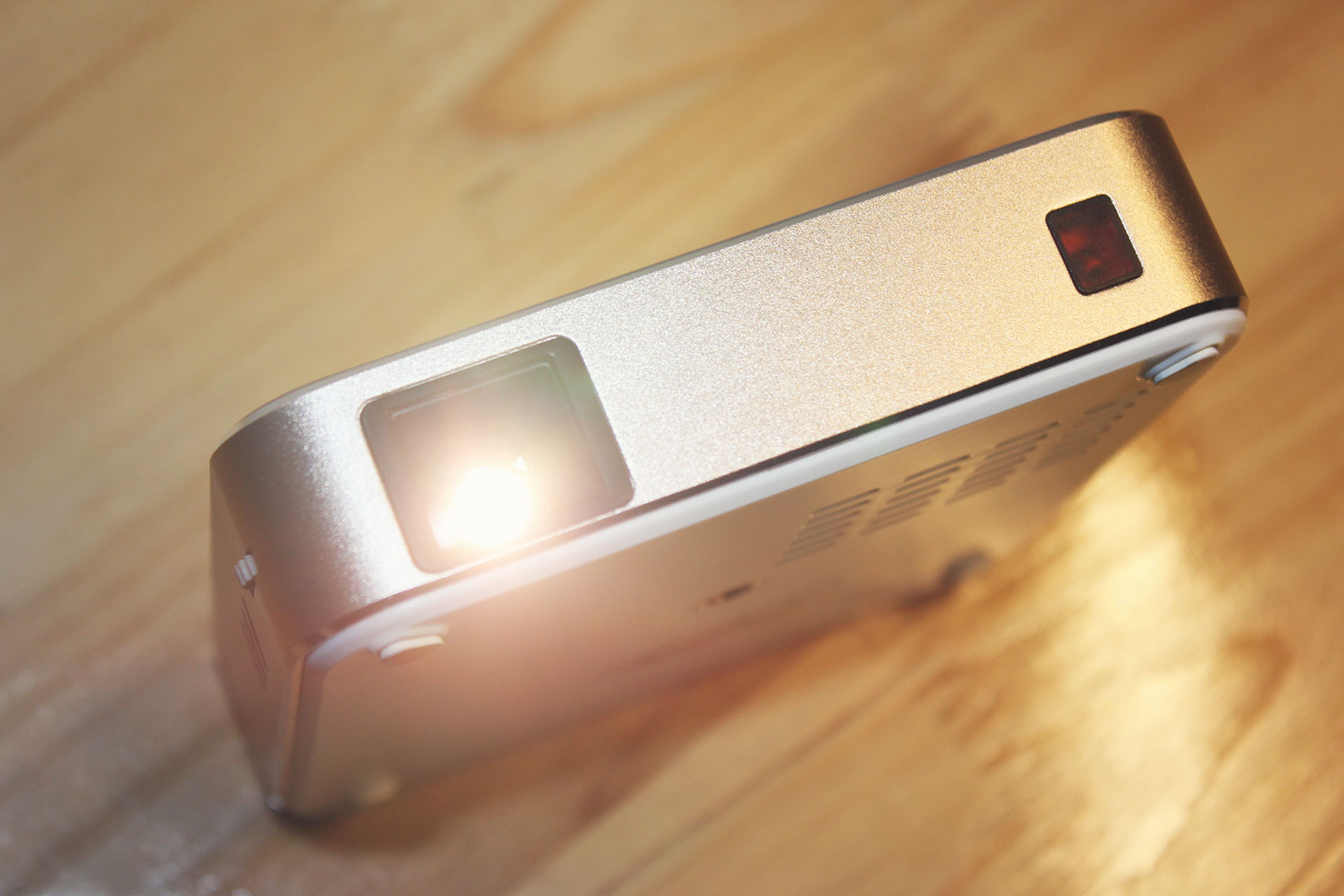 掌握寸光影-PaPa口袋影院体验