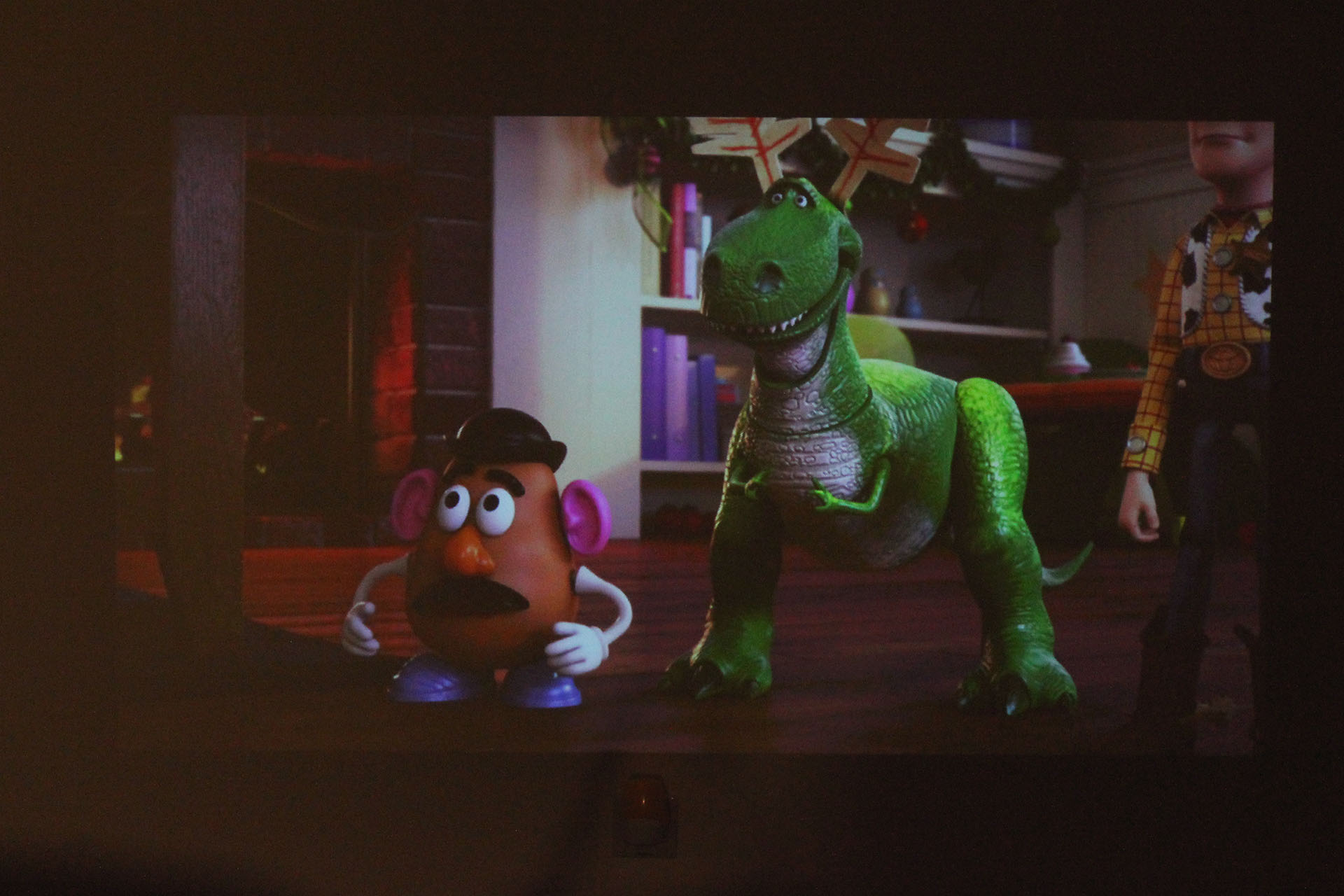 掌握寸光影-PaPa口袋影院体验