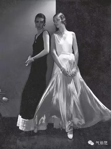 她是香奈儿签约的第一位超模,dior时尚界
