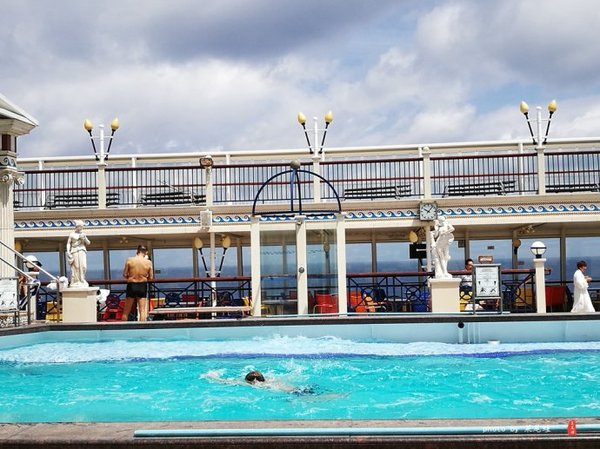 珊瑚海日本,陪你去看海底世界