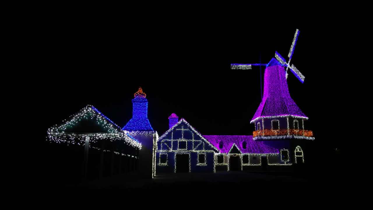 亿万星光点亮世纪欢乐园“奇幻之夜”光影盛宴