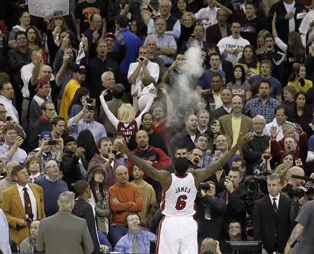 勒布朗詹姆斯成名前的故事 (勒布朗詹姆斯感人故事)