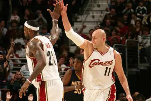 勒布朗詹姆斯成名前的故事 (勒布朗詹姆斯感人故事)