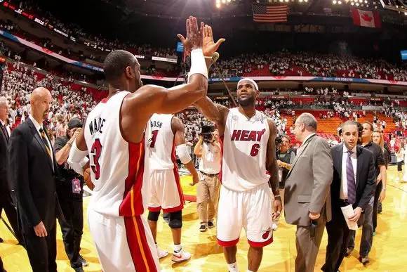 勒布朗詹姆斯成名前的故事 (勒布朗詹姆斯感人故事)