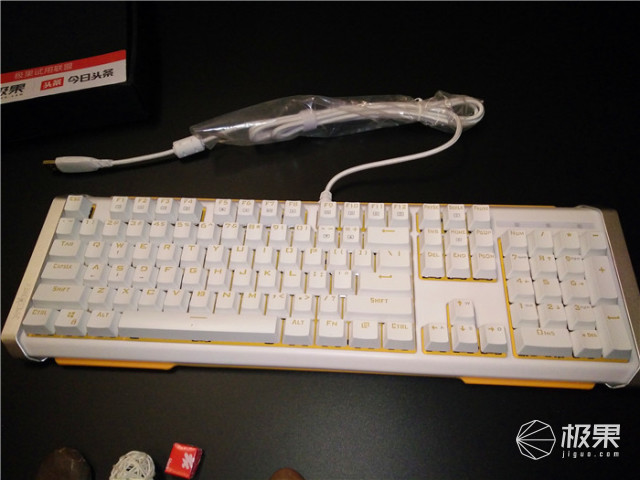 我生活工作中的白马王子,612机械键盘体验