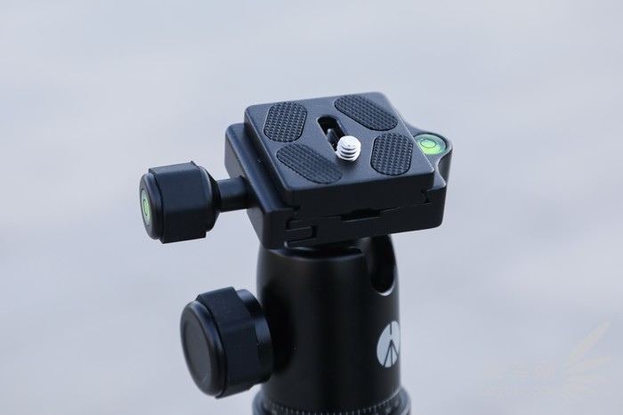 曼富图铝合金三脚架推荐,曼富图element三脚架使用方法