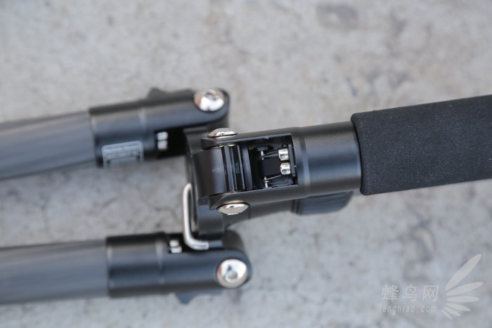 曼富图铝合金三脚架推荐,曼富图element三脚架使用方法