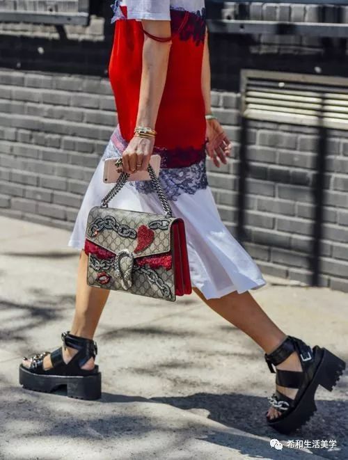 买gucci包包在香港哪个商场便宜,圣罗兰包包和gucci包哪个档次高