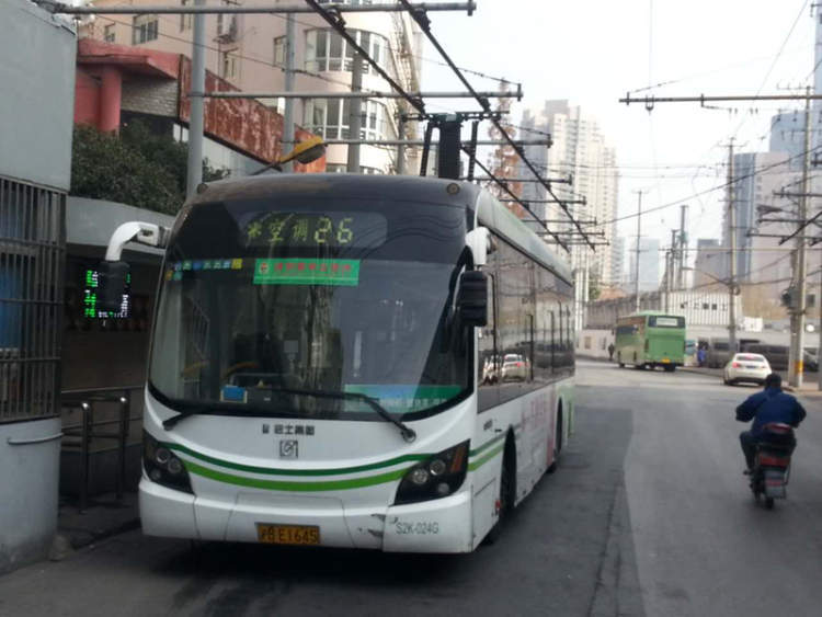 12.25|周到晨报：女白领随手撕倒刺感染，手指肿成萝卜！看完你还敢手欠吗？