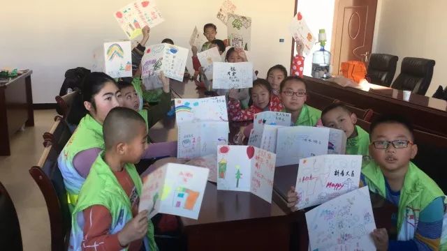 盐池｜回归儿时记忆，为困难家庭绘制贺卡