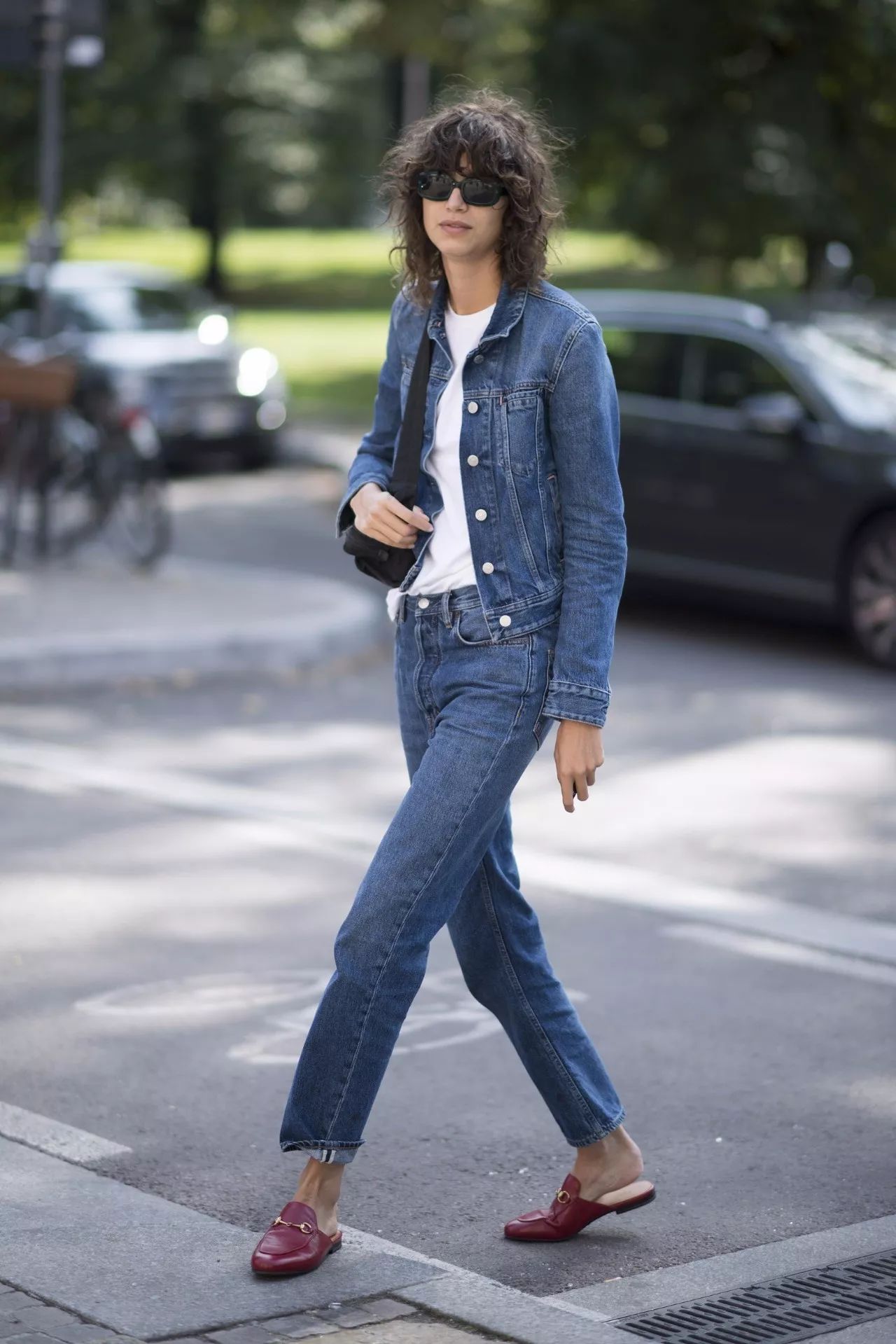 这5双鞋子秋天穿高级又时髦,今年流行这5款鞋时髦高级