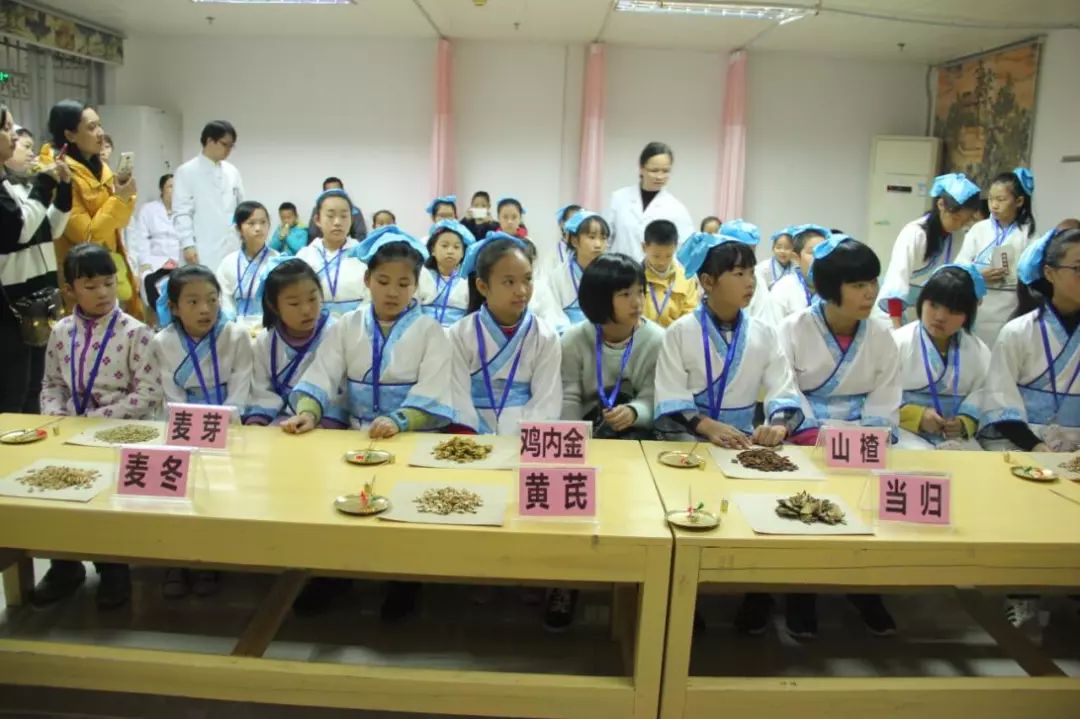 小小中医职业体验活动,妇幼保健院开展服务百姓健康行动