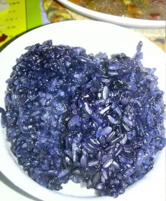 吃过这种饭么?营养价值很高!我从山上摘来树叶...