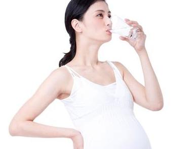 孕妇感冒打点滴对胎儿有影响吗,孕妇感冒喝水多对胎儿有影响吗