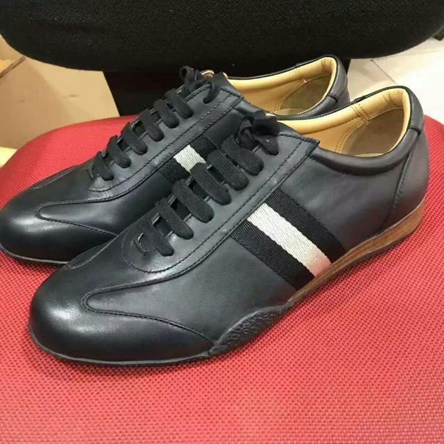 普拉达和迪奥谁好,普拉达与普瑞达一样吗