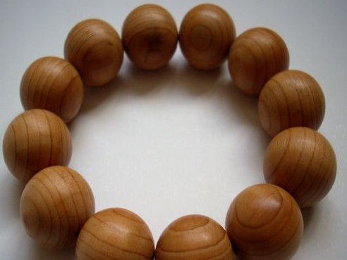有功效的手串,木质手串和佛珠的区别