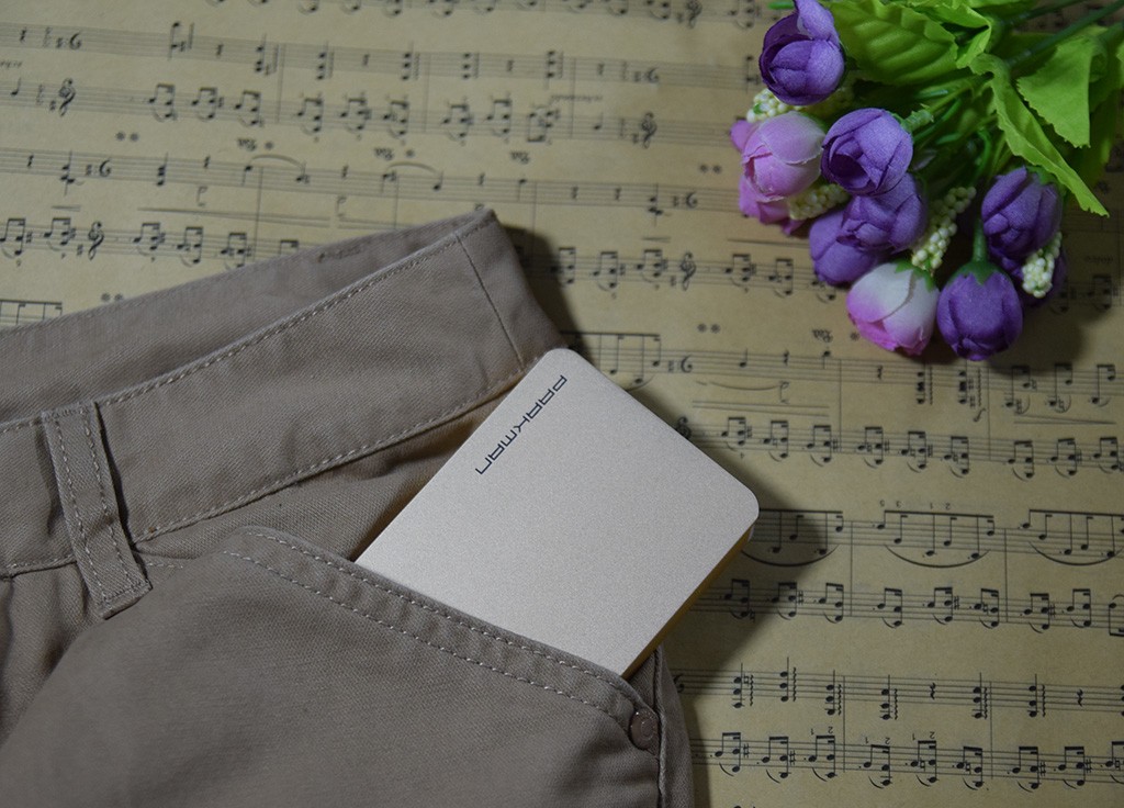 将土豪金装进口袋，和MacBookPro同工艺的必备神器