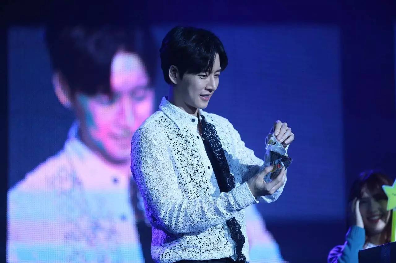 朴海镇恋爱曝光,朴海镇见面会照片